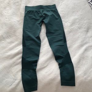 Dark green mesh yoga pants
